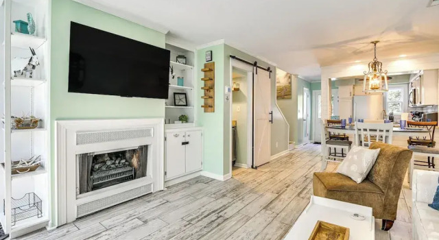 Апартаменты Chic Murrells Inlet Getaway ~ 2 Mi to Marsh Walk!