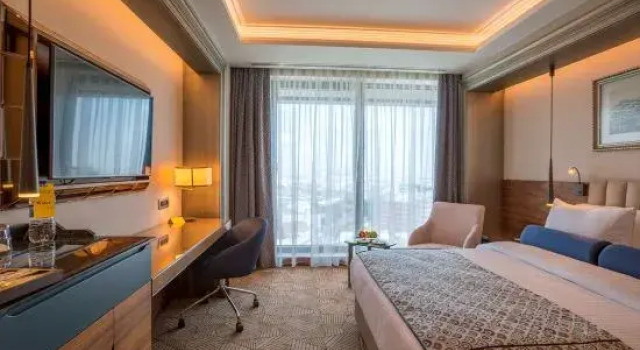 Номер Superior с видом на город Golden Tulip Istanbul Bayrampasa