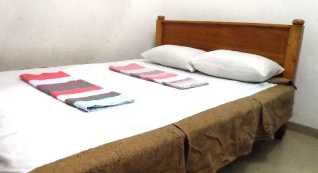 Hotel Whiteroyal, Забронировать Отель Отели Эмбилипитий с завтраком, Завтраки