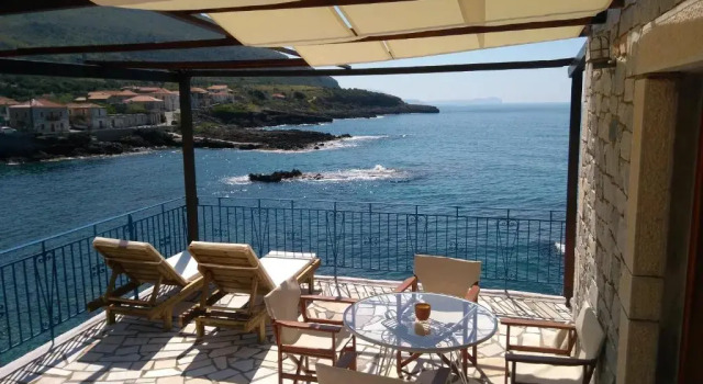 Wheelhouse Trachila Mani, Prenota Hotel Trakhíla Messenia