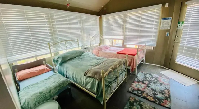 Коттедж с 4 комнатами CaroleBelle Cottage-sleeps 8+hot tub/grills/firepit