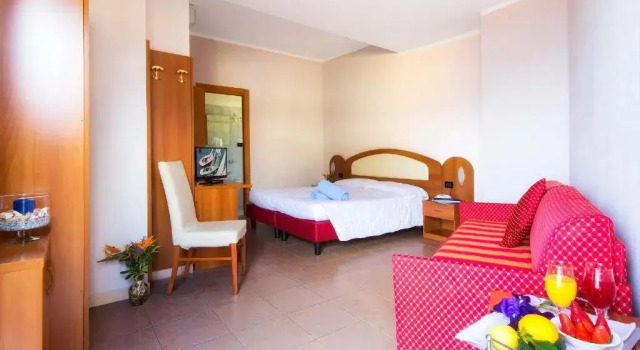 Трёхместный номер Standard с балконом и с видом на море Piccolo Hotel