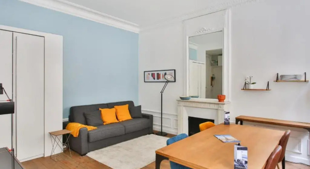 Студия Typical studio close to Eiffel Tower and Arc de Triomphe in Paris - Welkeys