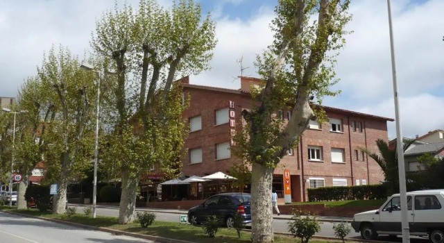 Hotel Estel, Buchen Sie Hotel Hotels in Berga mit Frühstück, Frühstück
