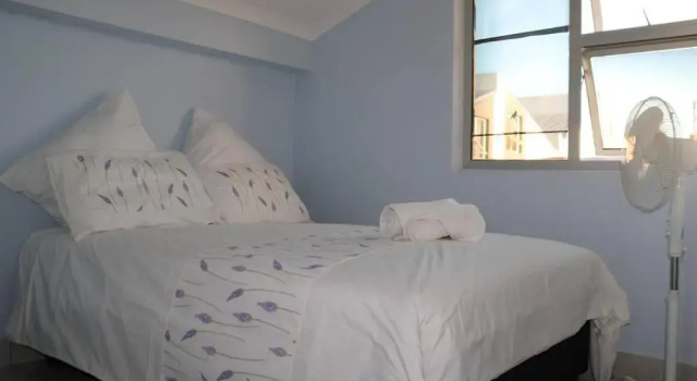 Cozy 2 bedroom loft close to the city centre.