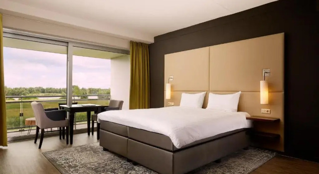 Номер Superior Van der Valk Hotel ARA