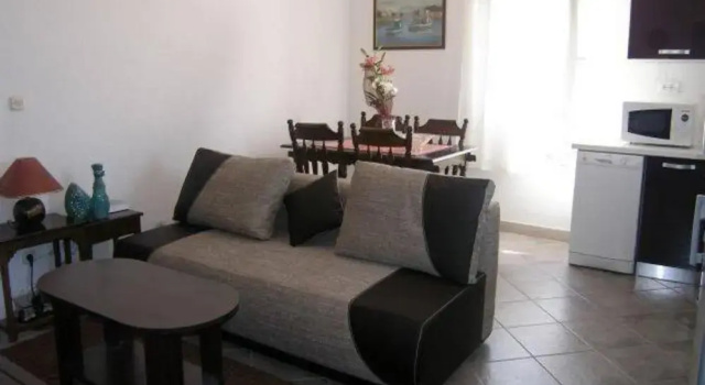 Apartments Marina - 50m from sea, Book Lejlighed Hoteller i Split Region med parkering, Parkering