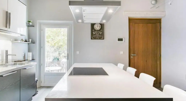 appartement de charme dans le luberon, Rezerwuj Apartament Hotele w Lagnes z parkingiem, Parking