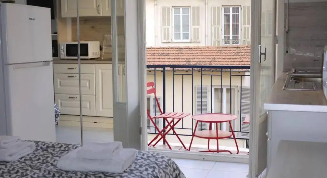Dream - a studio flat with balcony at 300m from the beach, Забронировать Апартаменты/квартира Ницца Приморские Альпы, рядом с Музей Массена