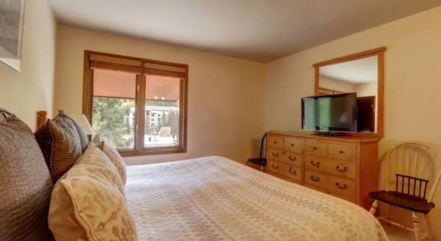 Ten Mile Haus A-6 2br 2ba 2 Bedroom Condo, Забронировать Апартаменты/квартира Отели Коппер-Маунтин с парковкой, Парковка