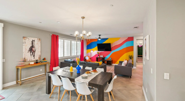 Kaleidoscope by Avantstay Colorful Escape + Pool, Забронировать Дом для отпуска Отели Индио с парковкой, рядом с Загородный клуб Indian Palms, Парковка