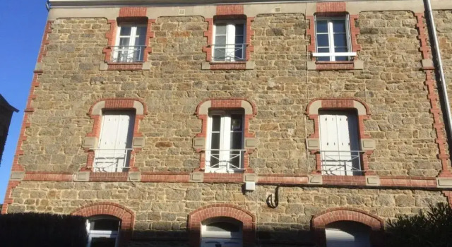 T2 50m du marchéplagesjardin privérue calme, Rezerwuj Hotel Dinard 