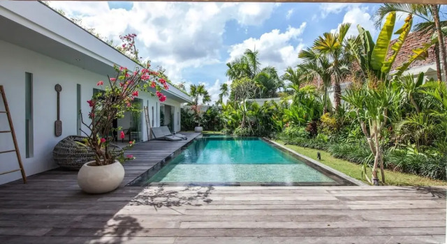 Вилла Villa Hugo - Luxury 4BR Private Villa, Walking Distance to Berawa Beach