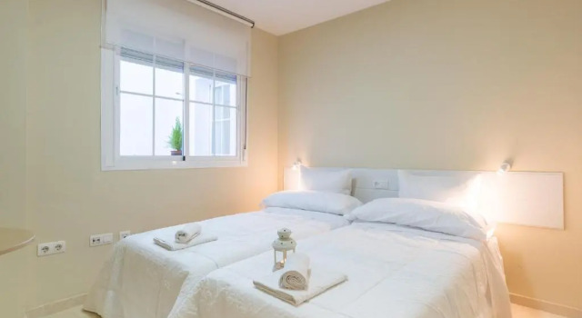 GR0-Quiet apartment, Private backyard, Walk to Old Town, Забронировать Апартаменты/квартира Апартаменты Малаги, рядом с Salamanca Market, Апартаменты/квартира