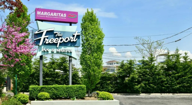 Двухместный номер Deluxe The Freeport Inn and Marina