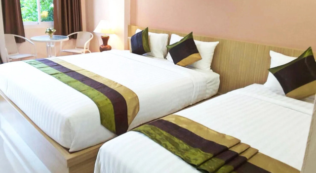 Sukkhamas Pirom Hotel, Rezervovat Hotel Levné hotely v North-Eastern Thailand