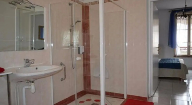 Четырёхместный номер Standard Hotel Le Saint-Yves