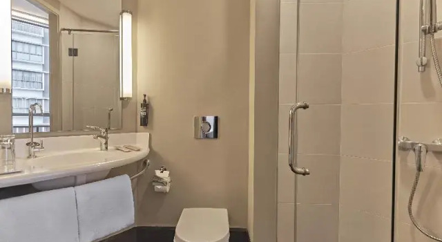 Трёхместный номер Standard Ibis Singapore Novena