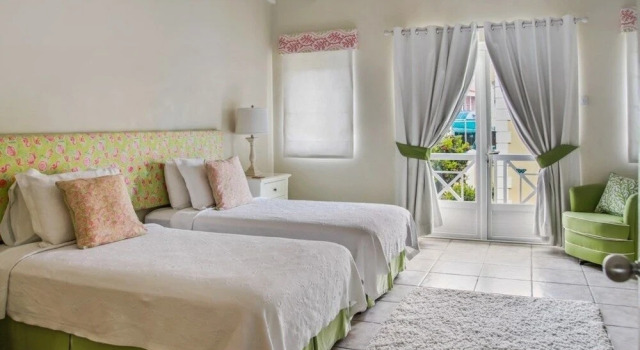 Waterfront Townhouse - Harbour 17 3 Bedroom Townhouse by RedAwning, Book Lejlighed Rodney Bay 