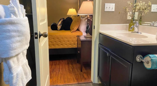 Люкс 30-A Inn & Suites