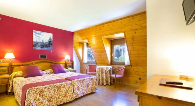Hotel Eth Solan & SPA, Забронировать Отель Отели Вьельа Э Михаран с завтраком, рядом с Церковь Св. Михаила, Завтраки