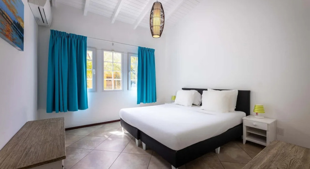 Spanish Water Marina Triple Penthouse, Забронировать Апартаменты/квартира Отели в центре Ян-Тил, в центре