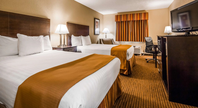 Четырёхместный номер Standard Best Western Muncie
