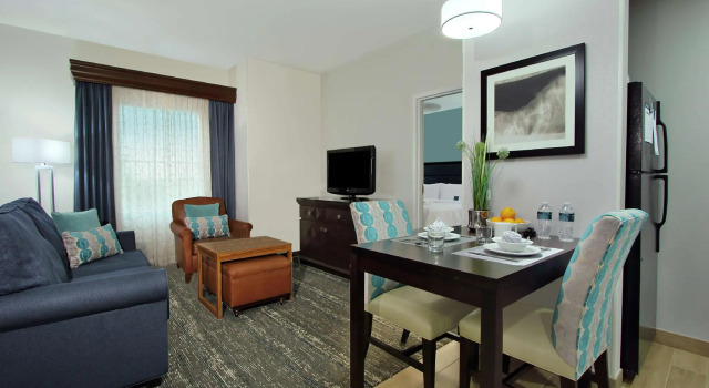 Четырёхместный люкс Homewood Suites by Hilton Fort Lauderdale Airport-Cruise Port