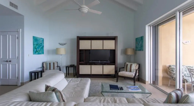 Апартаменты Villa Renaissance Unit 501 Grace Bay Beach