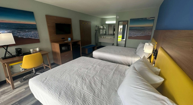 Days Inn & Suites by Wyndham Jennings, Забронировать Отель Дженнингс Acadiana