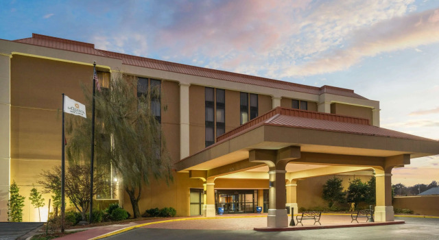 La Quinta by Wyndham Memphis Airport Graceland, Prenota Hotel Hotel a Tennessee con piscina, Piscina