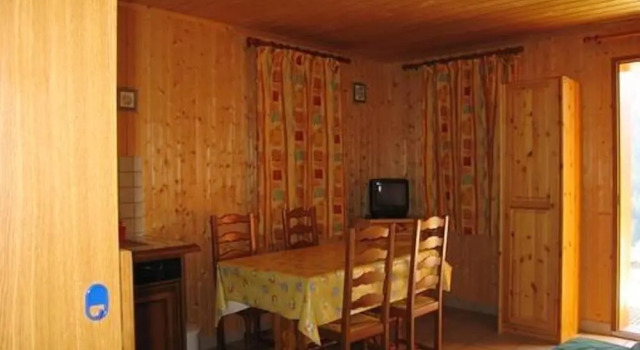 Apartment With one Bedroom in Champagny-en-vanoise, With Wonderful Mountain View, Furnished Garden and Wifi - 1 km From the Slopes, Prenota Appartamento Hotel a Rodano-Alpi con parcheggio, Parcheggio