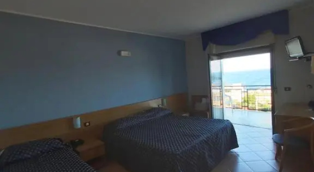Трёхместный номер Standard с видом на море Hotel Lachea