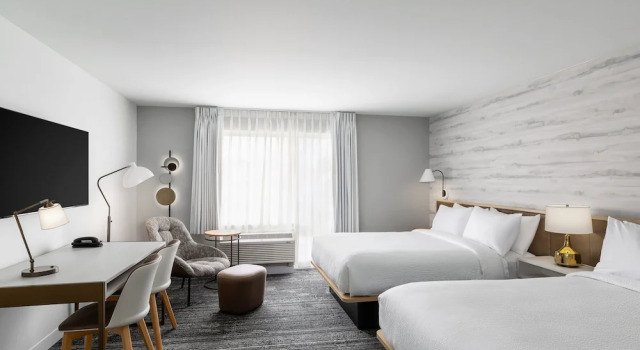 Четырёхместная студия TownePlace Suites by Marriott Iron Mountain