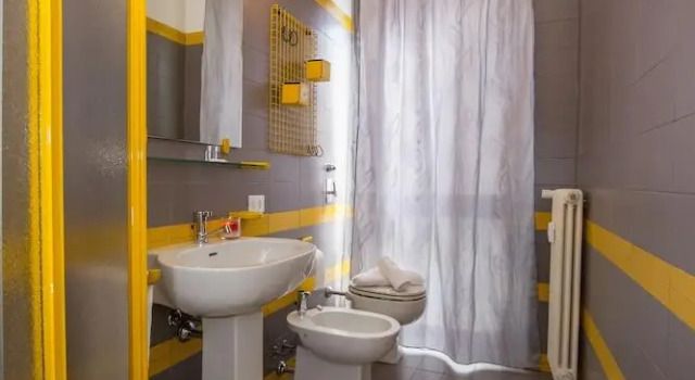 The Square Apartment