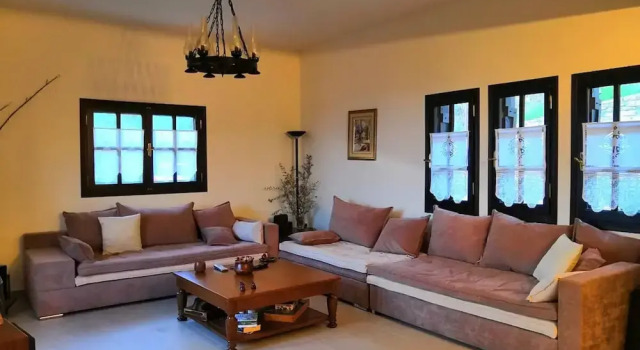 Вилла Luxury Mansion in Pelion Hills
