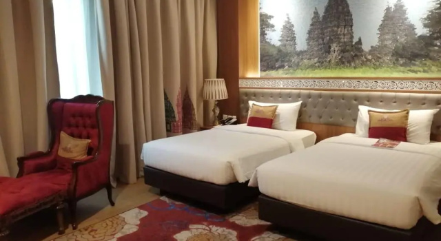 Deluxe Twin room Ramada Suites By Wyndham Solo