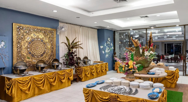 Ayothaya Riverside Hotel, Забронировать Отель Аюттхая провинция Аюттхая