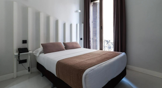 Hostal Gran Via 44