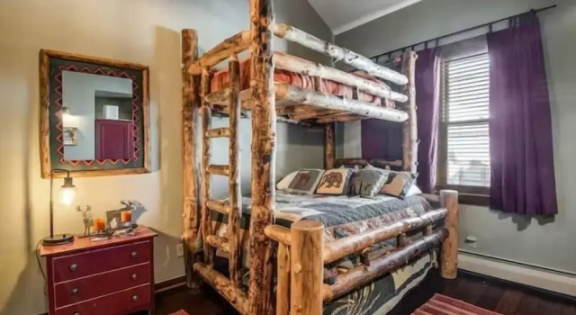 Номер Standard с 3 комнатами с балконом 3 Bedroom Townhome in Downtown Breckenridge, off Main Street With Pool, and Hot Tubs