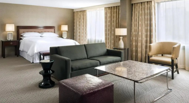 Двухместный люкс Sheraton Centre Toronto Hotel
