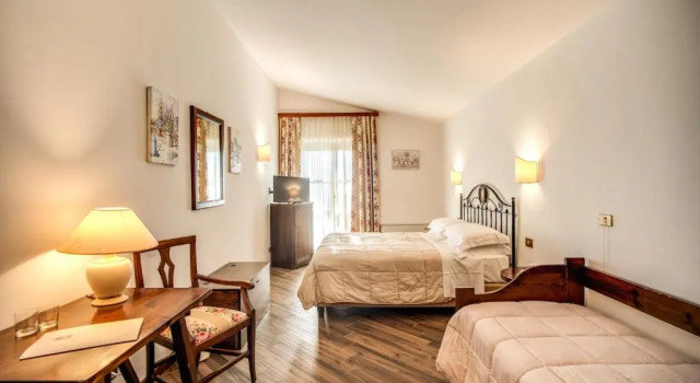 Трёхместный номер Standard Abbazia Collemedio Resort & Spa