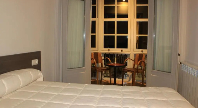 Одноместный номер Standard с балконом и с красивым видом из окна Hostal Siglo XIX