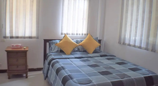 Very large Villa suitable for a large group up to 10 people or even 2 families, Забронировать Вилла Раваи 