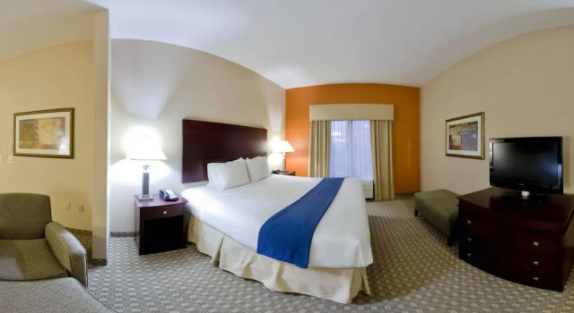 Люкс c 1 комнатой Holiday Inn Express Hotel & Suites McDonough by IHG