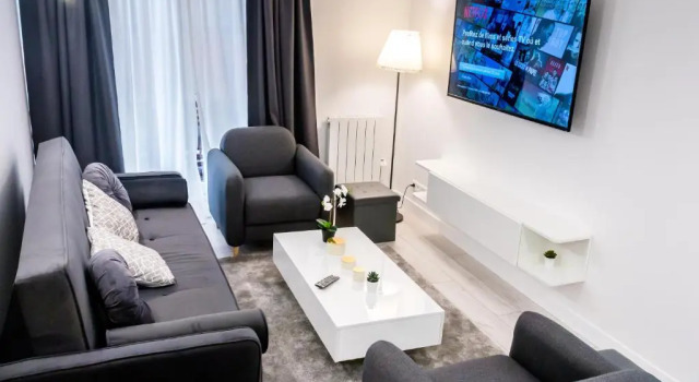 D&E - PARIS-DISNEY - HOLIDAYS APARTMENT - APPARTEMENT DE VACANCES - 5 CHAMBRES- 5 SDB - 5 BEDROOMS - 5 BATHROOMS - Netflix