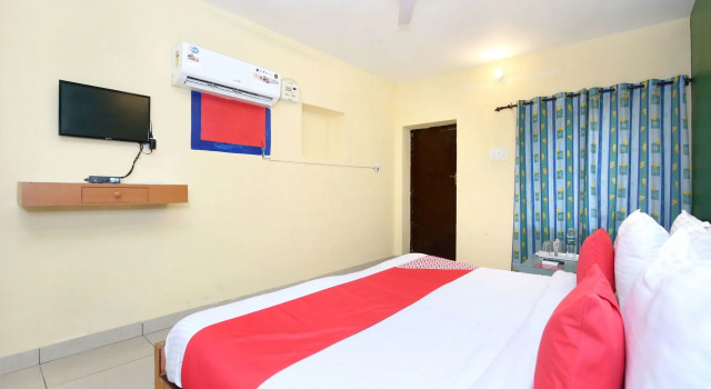 OYO 4256 Hotel Rajmahal