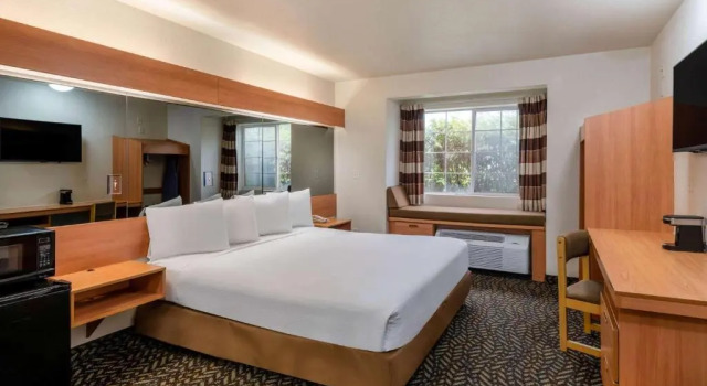 Номер Standard Microtel Inn & Suites by Wyndham Salt Lake City Airport