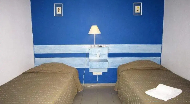 E-Nove Lounge Hostel Caffe