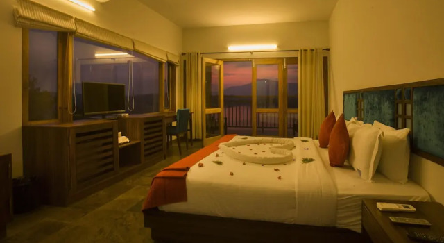 Люкс Luxury с балконом Vistara Resort
